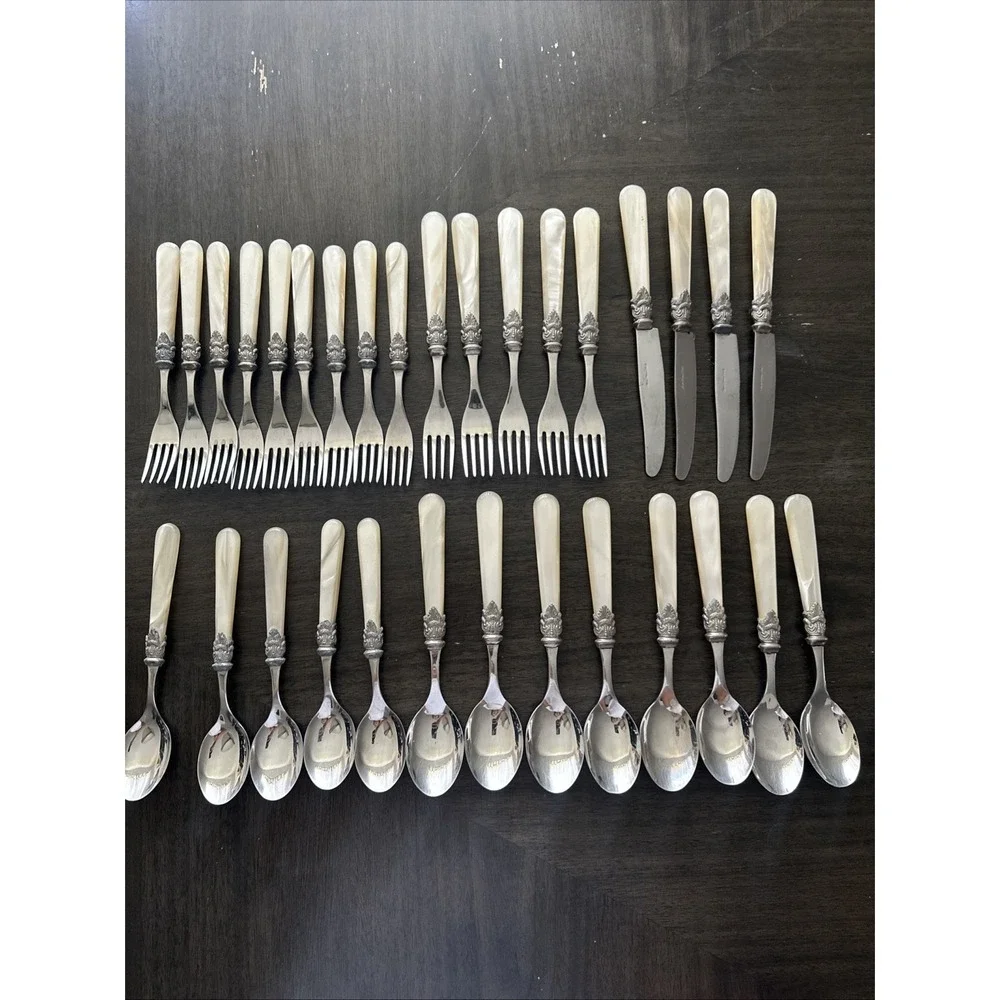 EME 18/10 Italy Napoleon Flatware mother of pearl handle Vintage 31 Piece